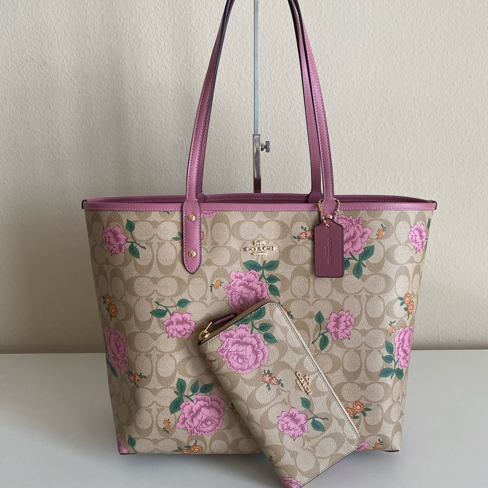 Coach purse and wallet set